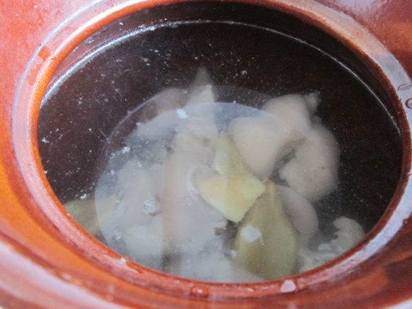 Yam and Red Date Pig Knuckle Soup recipe