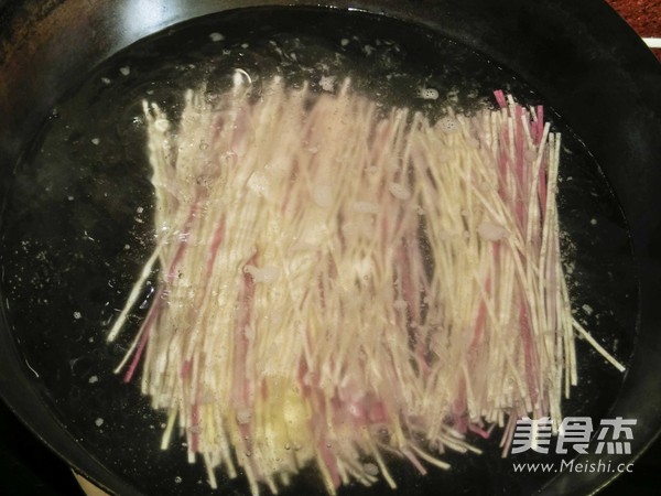 A Bowl of Noodles for Summer, The Vegan Toppings are Sour and Enjoyable recipe