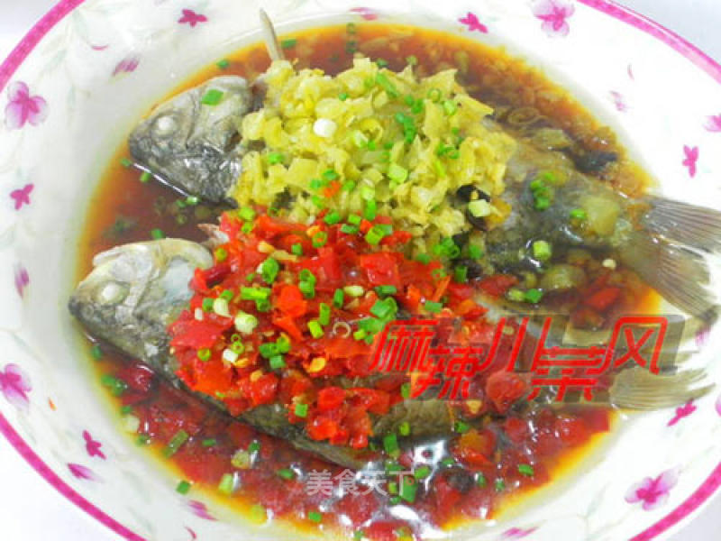 Chopped Pepper Crucian Carp/two-color Crucian Carp recipe