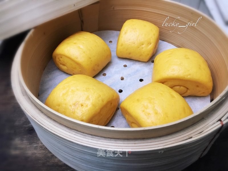 Pumpkin Steamed Buns-golden Knife Cut Steamed Buns recipe