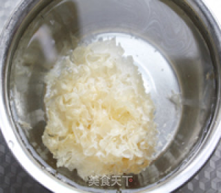 Rock Sugar Mung Bean Tremella Soup recipe