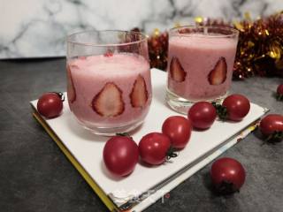 Coconut Strawberry Yogurt Milkshake recipe