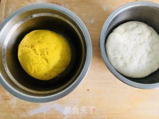 Two-color Pumpkin Buns recipe