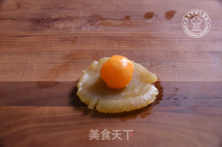 Lotus Paste and Egg Yolk Crisp recipe