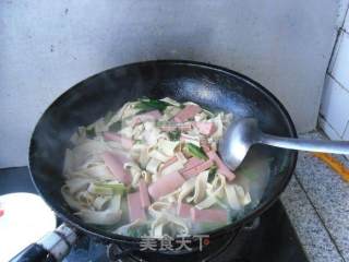 Grilled Beef Sausage with Dry Tofu recipe