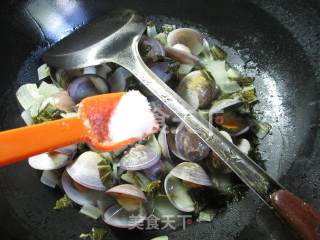 Boiled Clams with Pickled Cabbage recipe