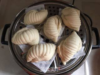 Wine Stuffed Shell Buns recipe