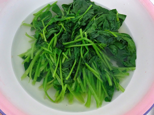 Enoki Mushroom and Spinach Soup recipe