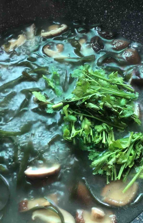 Kelp Coriander Soup recipe