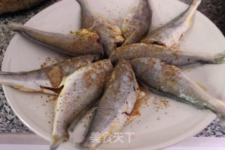 Pan Fried Small Yellow Croaker recipe