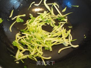 Stir-fried Bean Dan with Vegetable Stem recipe