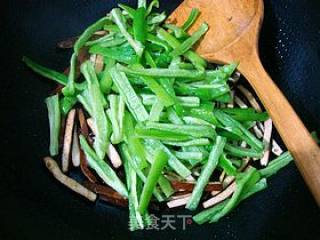 Home-style Stir-fry--------【green Pepper and Dried Tea】 recipe