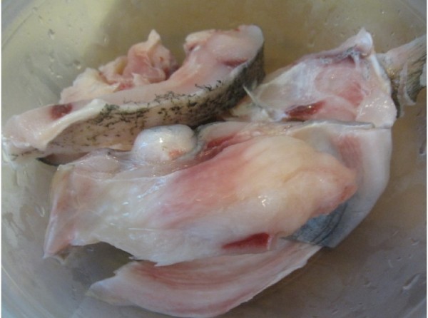 Chuanqiong Baizhi Steamed Fish Head recipe