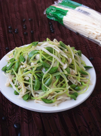 Black Bean Sprouts Mixed with Enoki Mushrooms