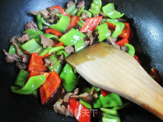 Stir-fried Chicken Gizzards with Green and Red Peppers recipe