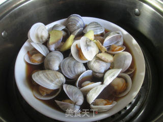 Steamed Round Clams recipe