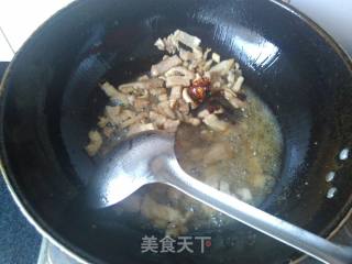 Stir-fried Rice Noodles with Pickled Peppers and Rape recipe