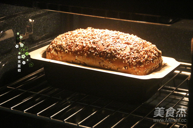 Honey Oatmeal Dried Fruit Bread recipe