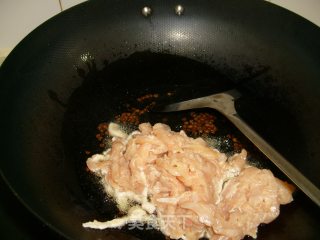 [little Daughter-in-law’s Home Cooking]-shredded Chicken with Pepper and Fungus recipe