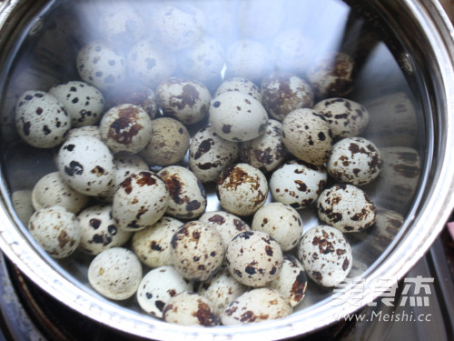 Marinated Quail Eggs recipe