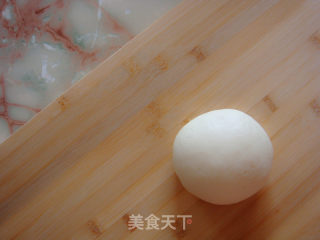 【china】creative Chinese White-crust Pastry: Red Plum and Primula recipe