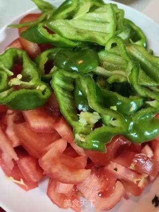 Home Cooking-scrambled Eggs with Green Peppers and Tomatoes recipe