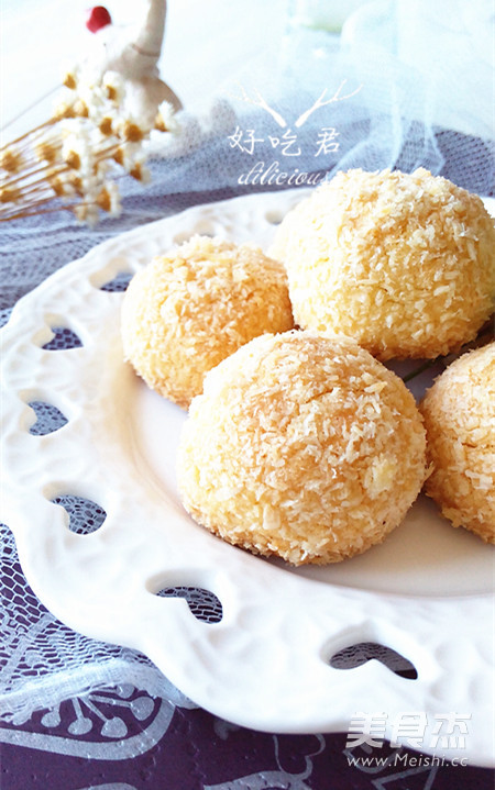 Creamy Coconut Balls recipe