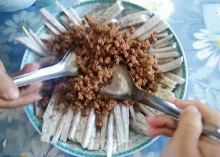Minced Meat and Taro Shreds recipe