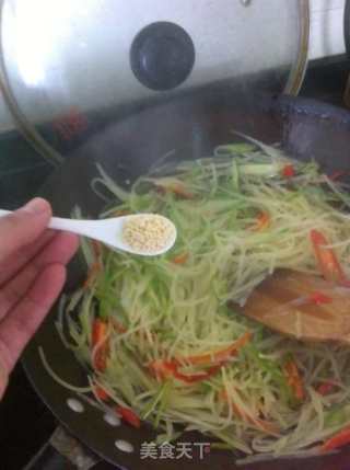 Hot and Sour Potato Shreds recipe