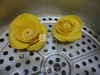 Pumpkin Yellow Rose Buns recipe