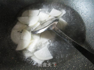 Boiled Vermicelli with Duck Egg and Radish recipe