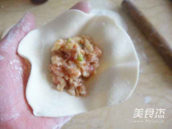 Fresh Bamboo Shoots and Pork Hot Noodle Pie recipe