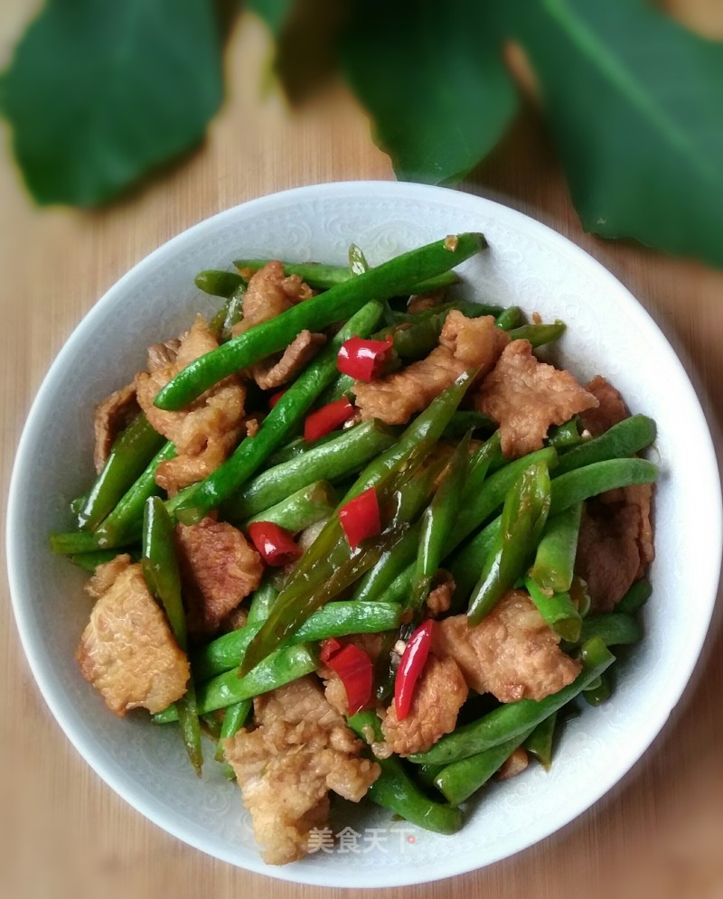 Stir-fried Pork with String Beans and Double Peppers recipe