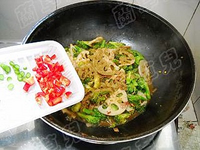 Griddle Broccoli and Lotus Root Slices recipe