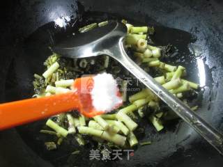 Stir-fried Wild Bamboo Shoots with Pickled Vegetables recipe