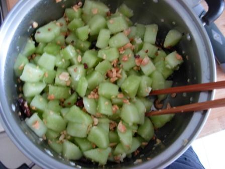 Peanuts Mixed with Cucumber recipe