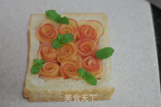 #四session Baking Contest and is Love to Eat Festival# Apple Rose Roll Toast Box recipe