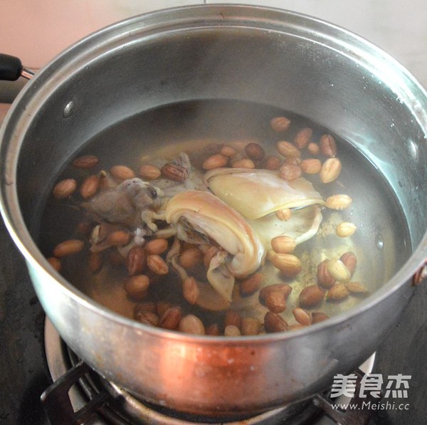 Peanut Bone Cuttlefish Soup recipe