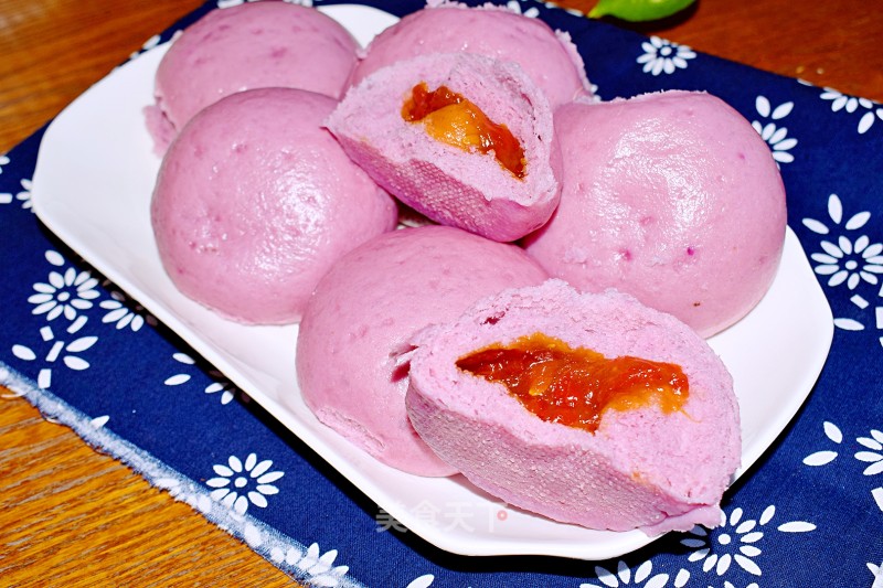 Purple Sweet Potato Watermelon Bun recipe