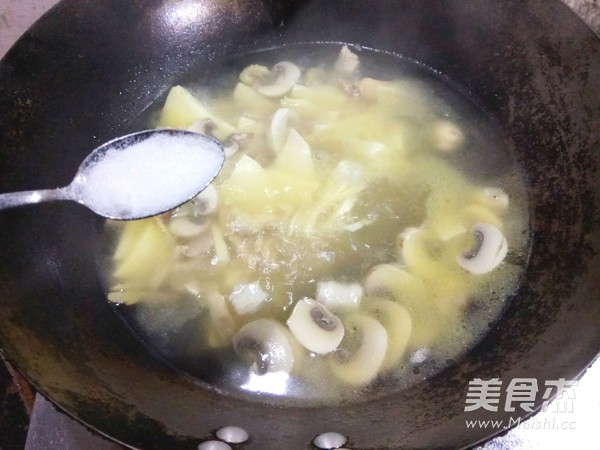 Winter Bamboo and Mushroom Chicken Soup recipe