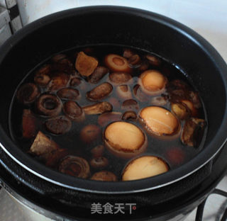 Stewed Pork Ribs with Mushrooms recipe