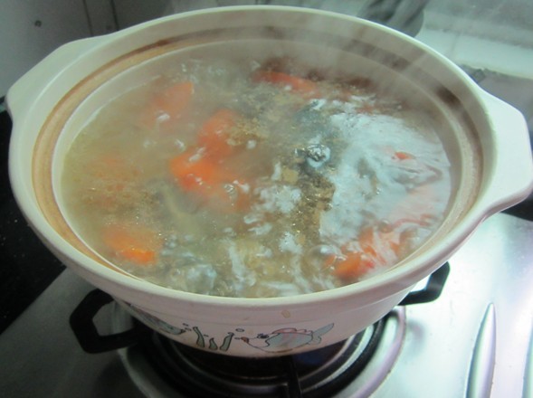 Fresh Yam and Bamboo Silk Chicken in Clay Pot recipe