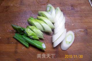 [flying Fowl Delicious Classic] "fried Pigeon with Radish and Green Onion" recipe