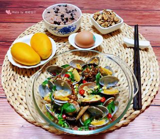 Garlic Microwave Clam Vermicelli #懒人饭# recipe