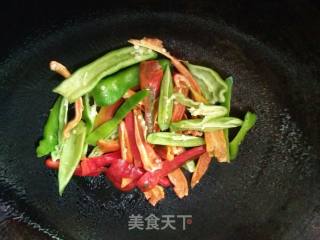 Stir-fried Sausage with Green and Red Pepper recipe