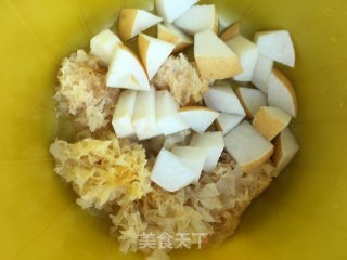 Fengshui Pear White Fungus Rice Soup recipe