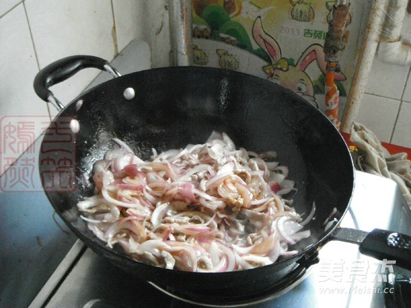 Fried Pork with Onion recipe