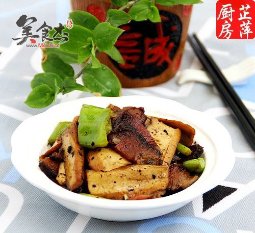 Stir-fried Bean Curd with Hunan Bacon recipe