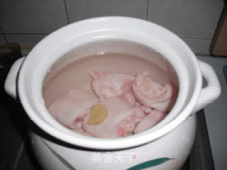 Nourishing Beauty and Clearing Fire Soup-yam Lily Pot Trotters recipe