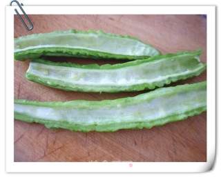 Fungus Mixed with Bitter Gourd recipe